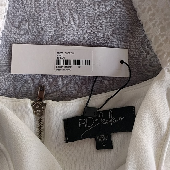 Ivory Lace Dress(Actual size is S but fits like M) - Picture 5 of 7